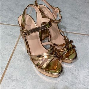 Rose Gold Heels 👠